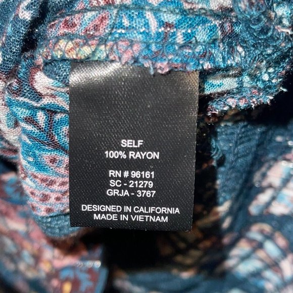 NWT Gypsies & Moondust Juniors' Shine‎ Smocked Top Navy/Multi Size Small - Picture 7 of 7